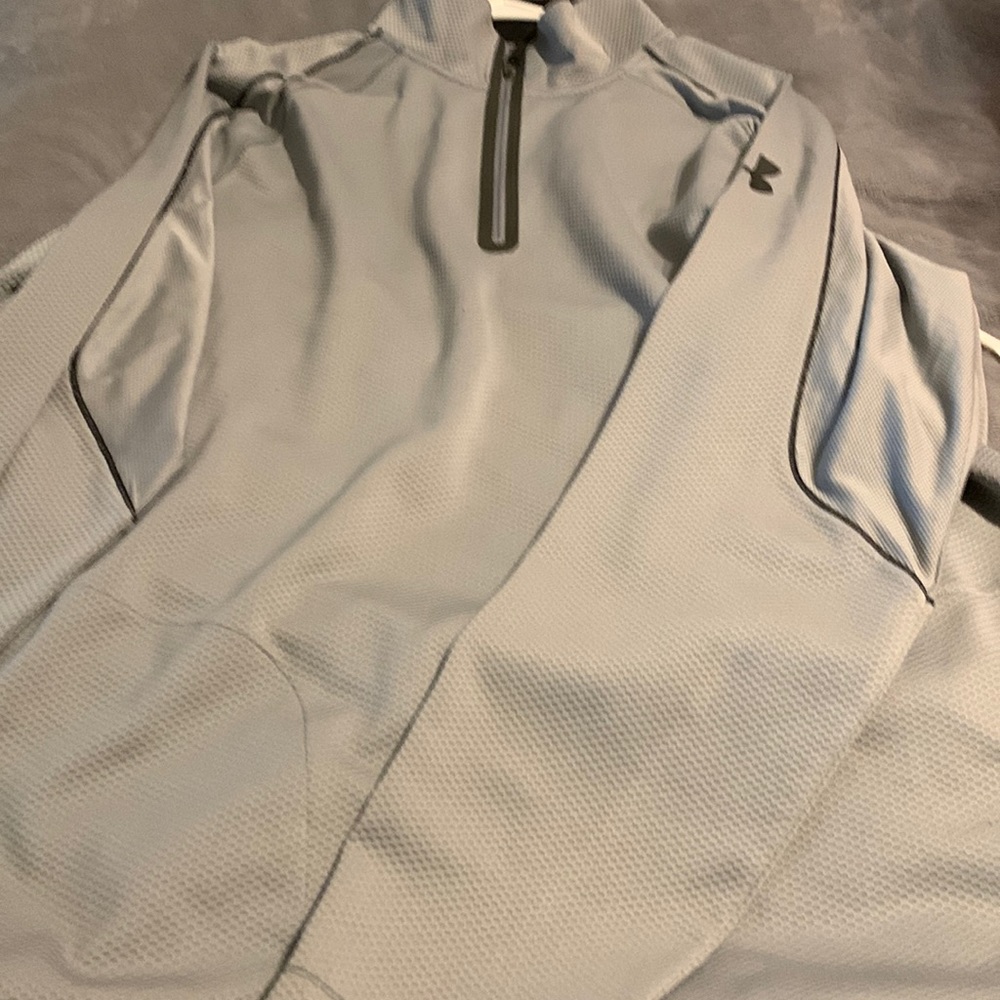 Under Armour pull over